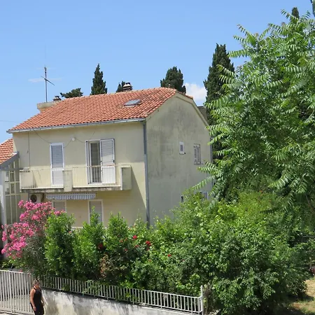 Holidays 10 Daire Split